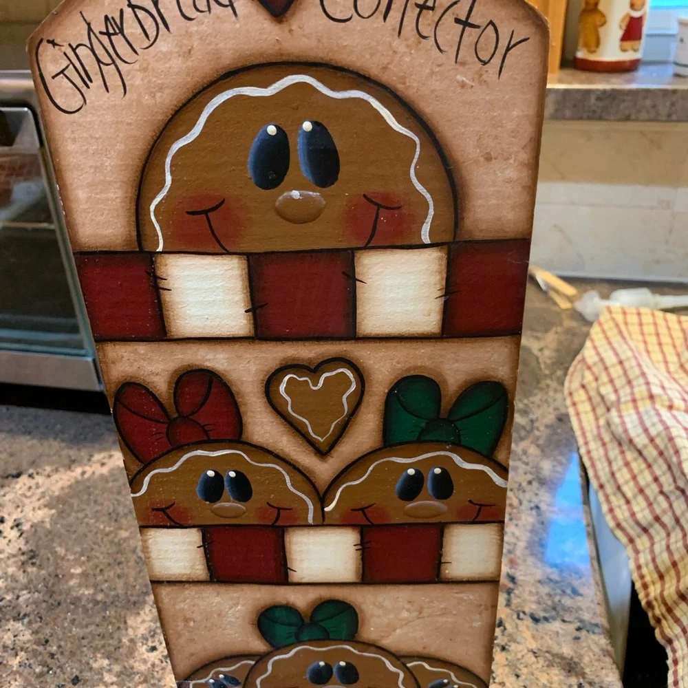 Gingerbread Paper Towel Holder - Picture 5 of 6